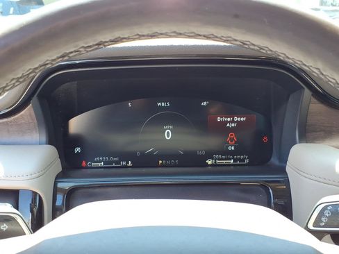 Used 2023 Lincoln Nautilus Reserve image 16