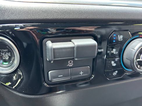 Used 2024 Chevrolet Silverado 1500 High Country AWD/4WD image 42