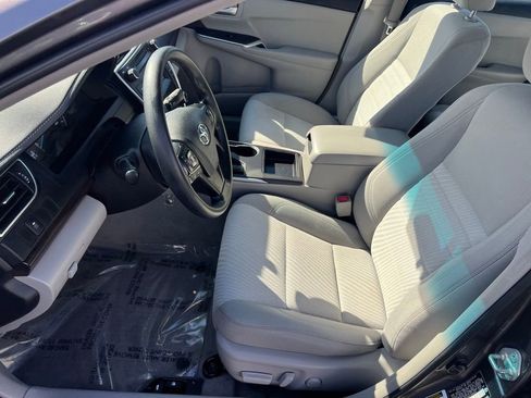 Used 2015 Toyota Camry LE FWD image 12