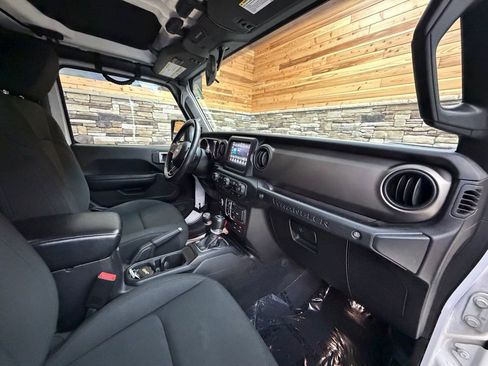 Used 2018 Jeep Wrangler Unlimited Sport S AWD/4WD image 13