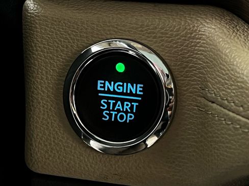 Used 2024 Ford Expedition Limited image 25