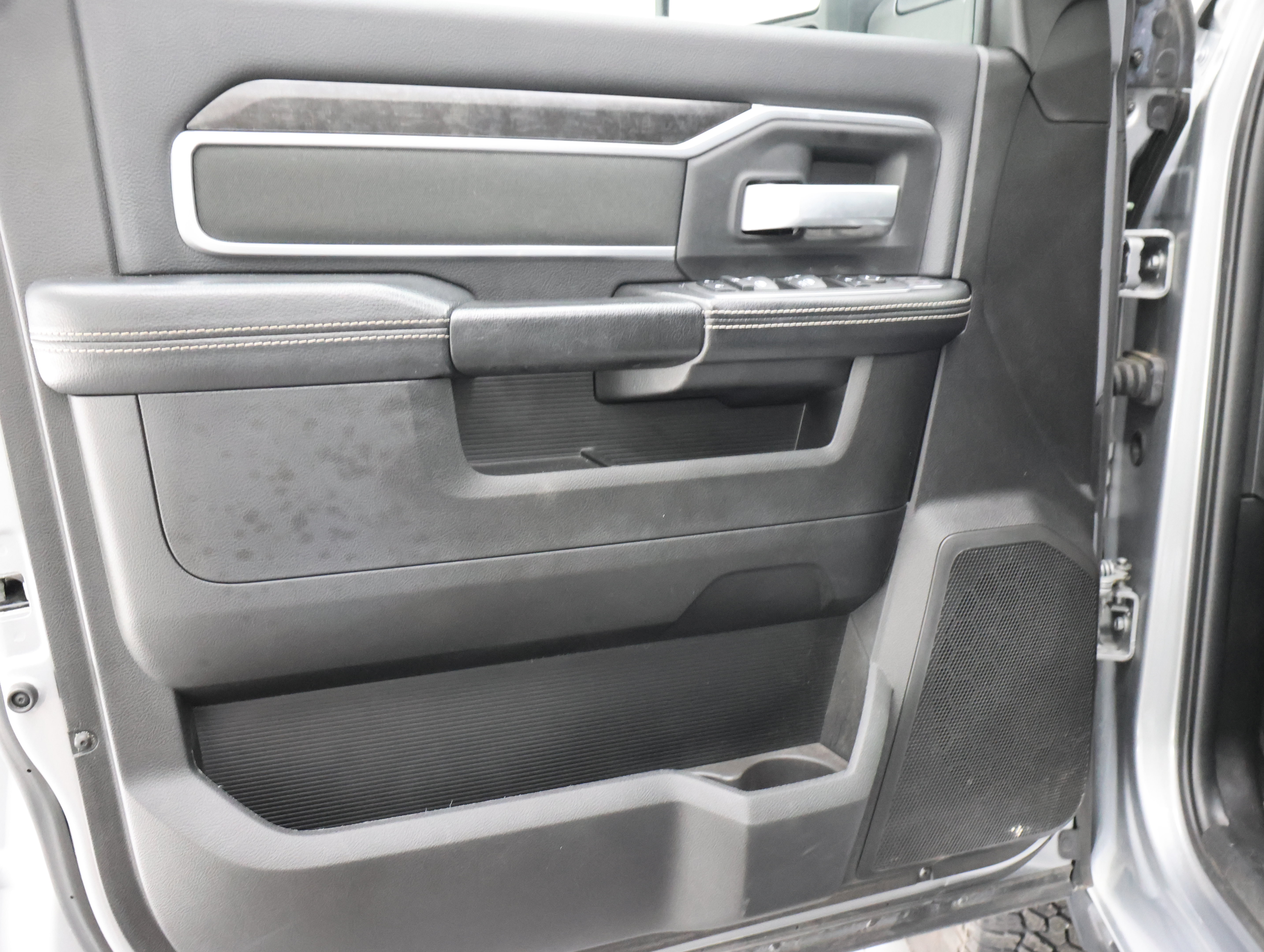 Used 2024 RAM 3500 Big Horn w/ Night Edition AWD/4WD image 38