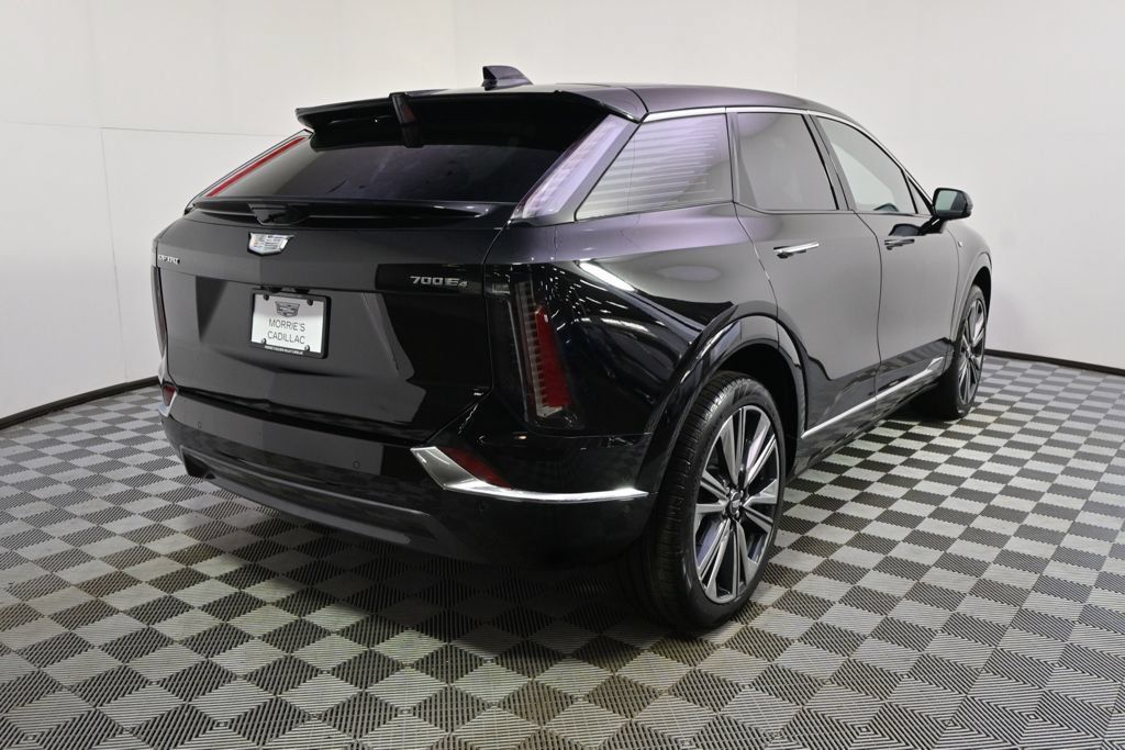 New 2026 Cadillac Optiq Luxury 2 w/ LPO, Floor Liner Package AWD/4WD image 6