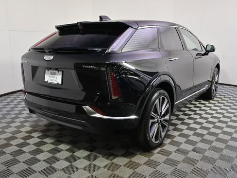 New 2026 Cadillac Optiq Luxury 2 w/ LPO, Floor Liner Package AWD/4WD image 6