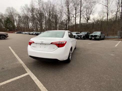 Used 2015 Toyota Corolla LE image 14