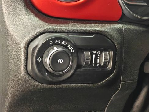 Used 2021 Jeep Wrangler Unlimited Rubicon w/ Dual Top Group AWD/4WD image 49
