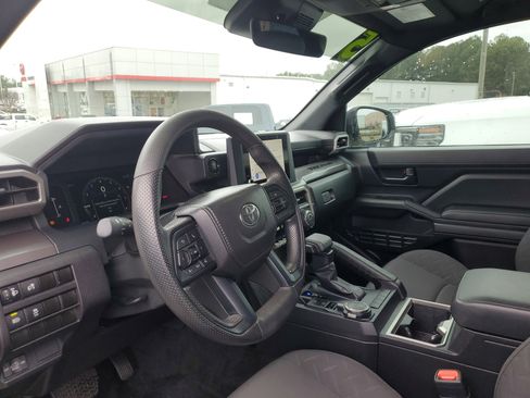 Used 2025 Toyota Tacoma SR5 image 18