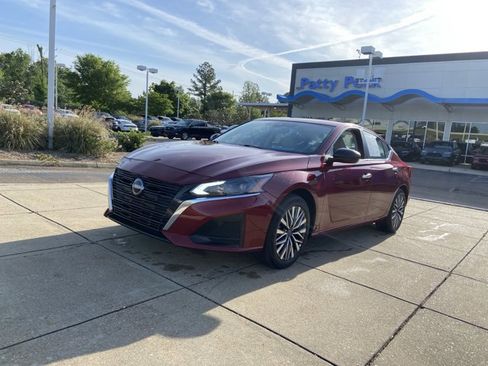 Used 2025 Nissan Altima 2.5 SV image 4