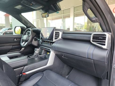 Used 2024 Toyota Tundra Platinum AWD/4WD image 28