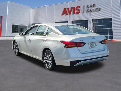 Used 2025 Nissan Altima 2.5 SV FWD image 9