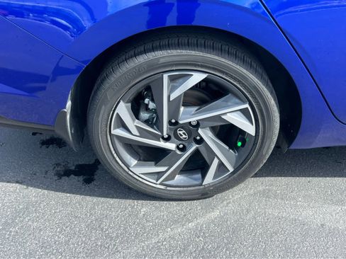 Certified 2024 Hyundai Elantra Limited FWD image 15
