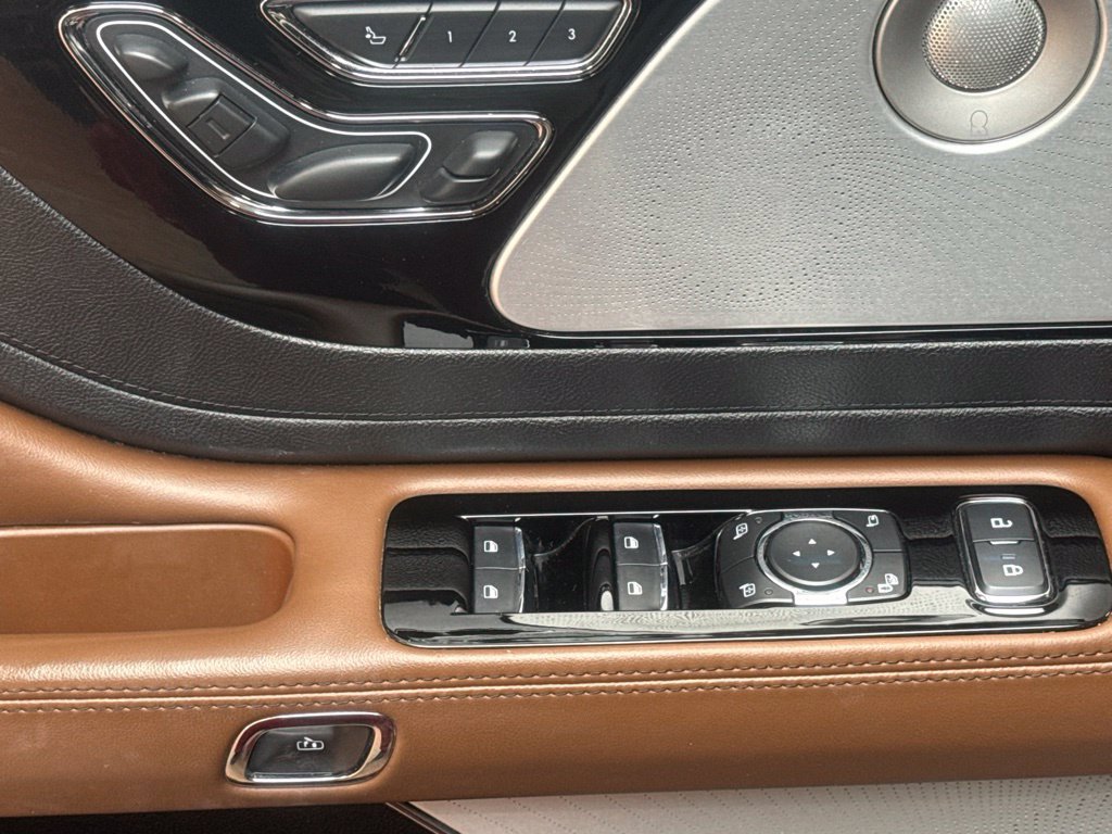 Used 2021 Lincoln Aviator Reserve w/ Equipment Group 208A AWD/4WD image 25