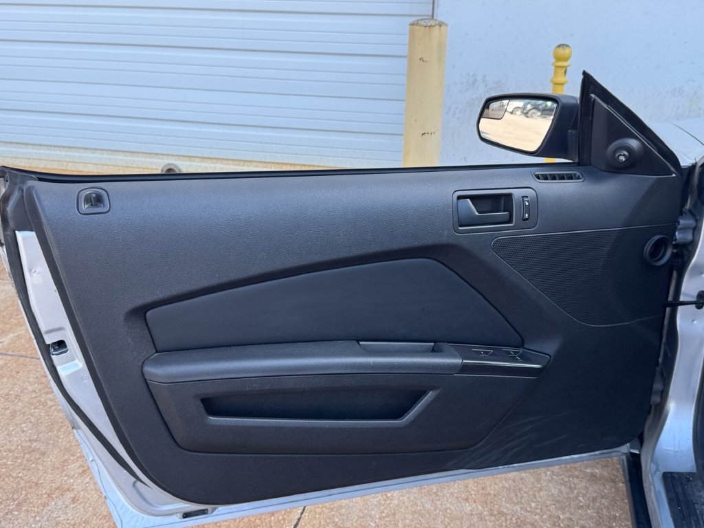 Used 2012 Ford Mustang Convertible RWD image 14