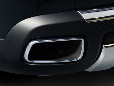 Used 2023 Rolls-Royce Cullinan w/ Cullinan Package image 17