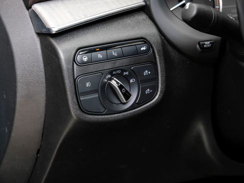 Used 2023 INFINITI QX50 Sensory image 32