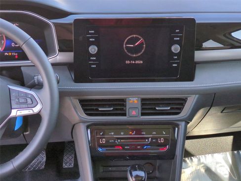 New 2026 Volkswagen Taos SE image 14