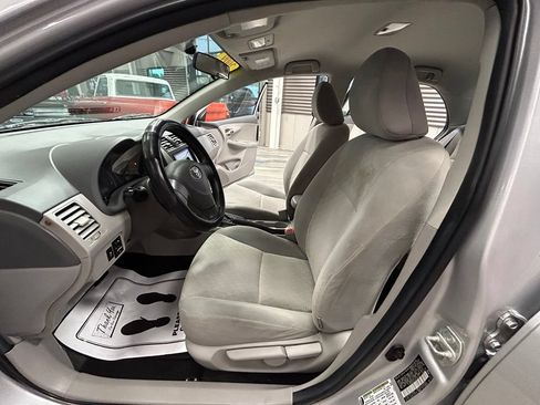 Used 2009 Toyota Corolla LE w/ Preferred Accessory Pkg FWD image 50