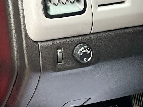 Used 2015 Chevrolet Colorado LT image 9