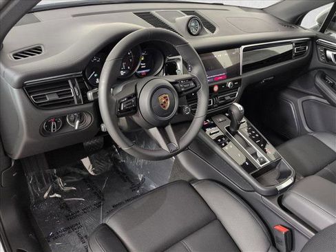 New 2026 Porsche Macan Turbo image 4