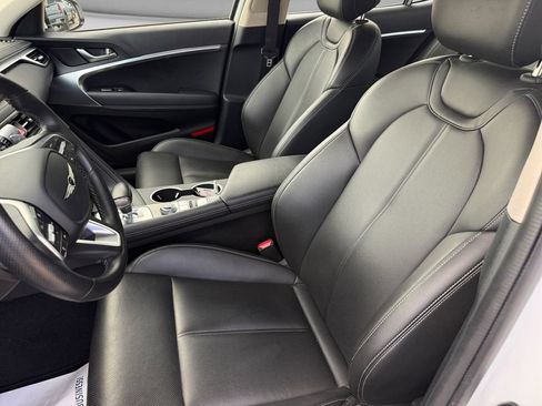 Used 2025 Genesis G70 2.5T AWD/4WD image 21