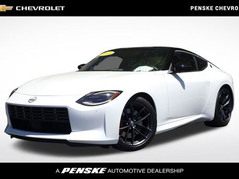 Used 2023 Nissan Z w/ Floor Mat Package (L93) RWD image 1