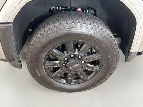 Used 2024 GMC Sierra 2500 AT4 w/ AT4 Premium Plus Package AWD/4WD image 35