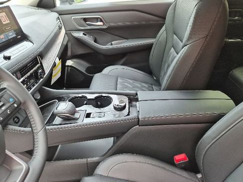 New 2026 Nissan Rogue Platinum AWD/4WD image 19