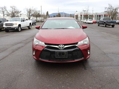 Certified 2017 Toyota Camry SE image 2