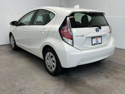 Used 2016 Toyota Prius C Two FWD image 4