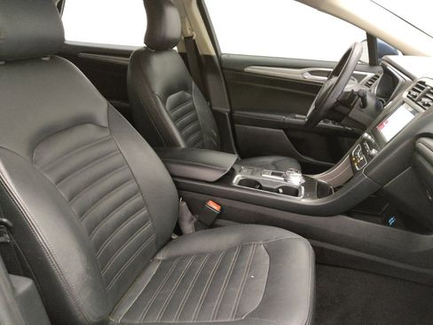 Used 2019 Ford Fusion SE FWD image 21