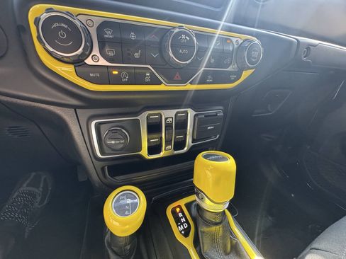 Used 2021 Jeep Gladiator Sport AWD/4WD image 38