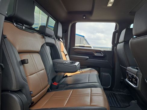 Used 2024 Chevrolet Silverado 2500 High Country w/ High Country Premium Package image 24