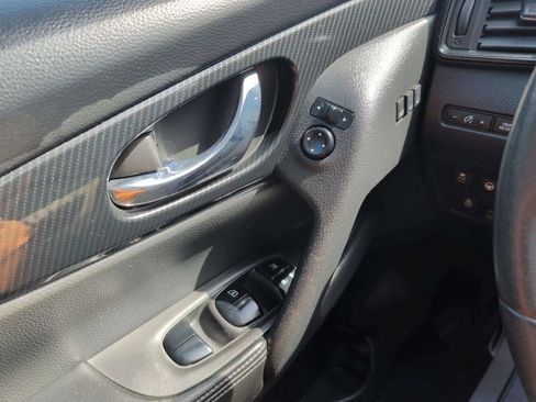 Used 2019 Nissan Rogue SL w/ Premium Package AWD/4WD image 28
