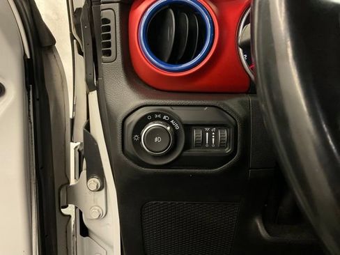 Used 2021 Jeep Wrangler Unlimited Rubicon AWD/4WD image 14