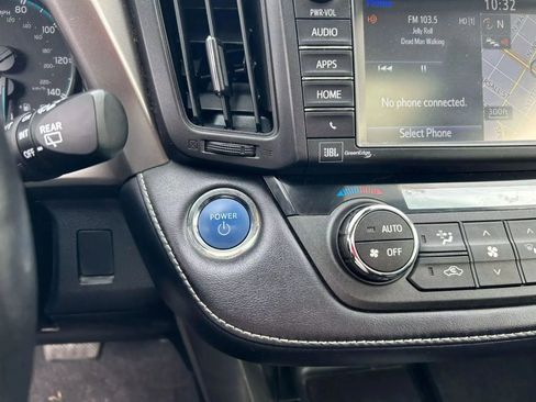 Used 2017 Toyota RAV4 Limited image 15