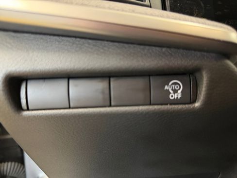 Used 2025 Nissan Kicks SV FWD image 24