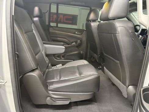 Used 2020 GMC Yukon XL SLT AWD/4WD image 42