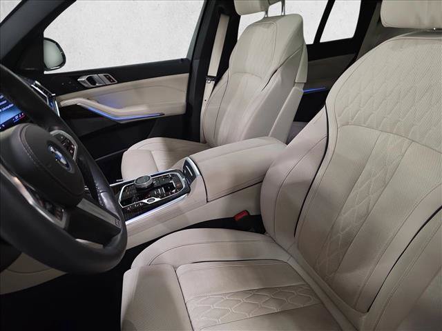 Used 2024 BMW X5 xDrive50e w/ Executive Package AWD/4WD image 17