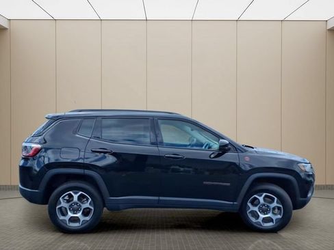 Used 2022 Jeep Compass Trailhawk w/ Trailhawk Convenience Group AWD/4WD image 5