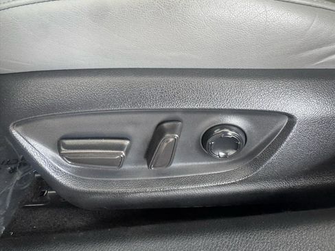 Used 2019 Toyota Avalon Touring w/ Advanced Safety Package image 25