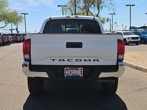 Used 2020 Toyota Tacoma SR5 RWD image 6