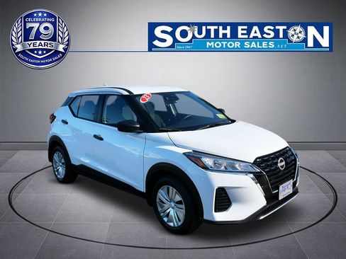 Used 2023 Nissan Kicks S FWD image 2