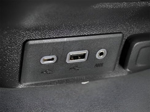 Used 2019 Chevrolet Malibu LT w/ Leather Package image 24