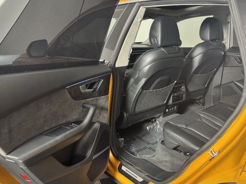 Used 2019 Audi Q8 Prestige w/ Luxury Package AWD/4WD image 27