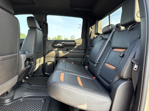 Used 2023 GMC Sierra 1500 AT4 w/ Technology Package AWD/4WD image 30