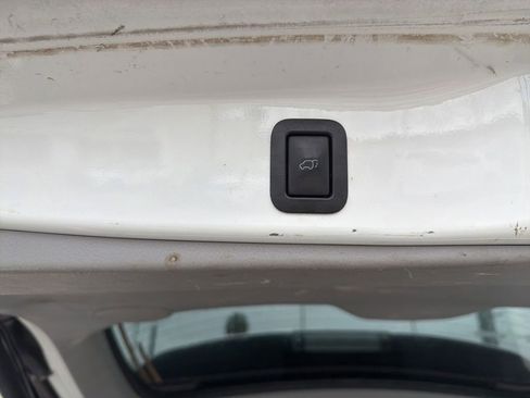 Used 2018 Toyota Highlander Limited Platinum FWD image 13