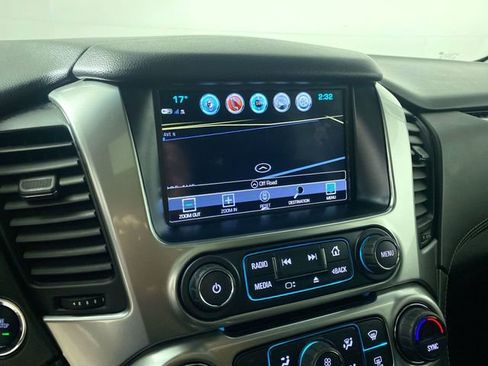 Used 2017 Chevrolet Suburban LT image 7