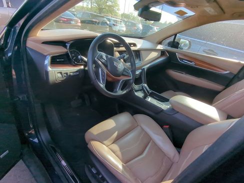 Used 2017 Cadillac XT5 Platinum AWD/4WD image 7