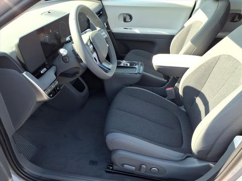 New 2025 Hyundai Ioniq 5 SE image 9