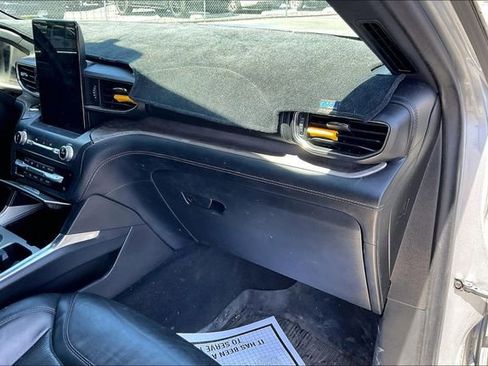 Used 2020 Ford Explorer Platinum w/ Premium Technology Package AWD/4WD image 15